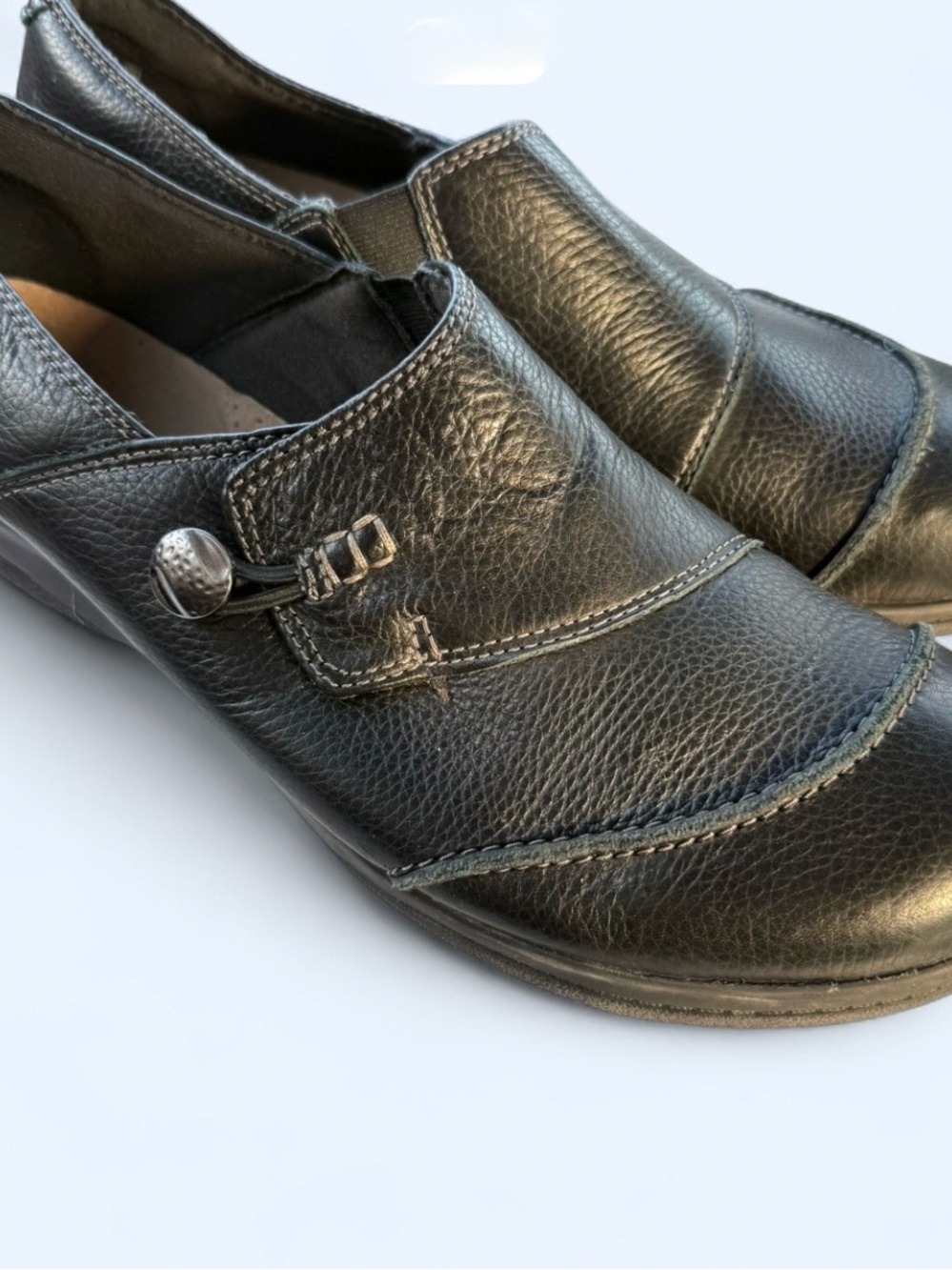 Clarks Black Leather Slip-On Loafers with Button Accent Size 10 Wide